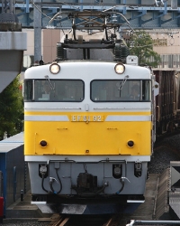 EF81-03.jpg